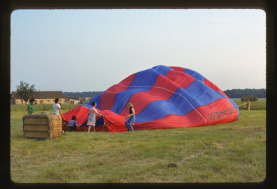 blowing up the baloon3.jpg