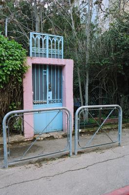 puerta en la moshava.jpg