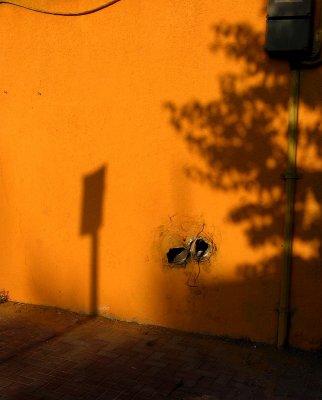 pared naranja