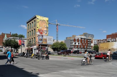 Moi, j'me promne rue Sainte-Catherine...