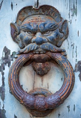 Knocker