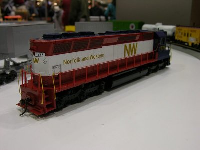 Athearn HO: Norfolk and Western Bicentennial SD45 with triple-clasp brakeshoe flexicoils
