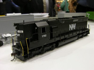 Athearn HO: Norfolk and Western SD45 with triple-clasp flexicoils