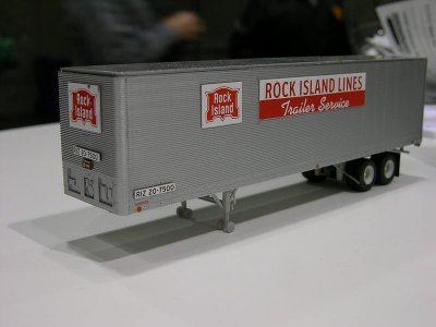 Athearn HO: 40' beaded-side Fruehauf intermodal trailer (upgraded A-Line/Milepost 501)