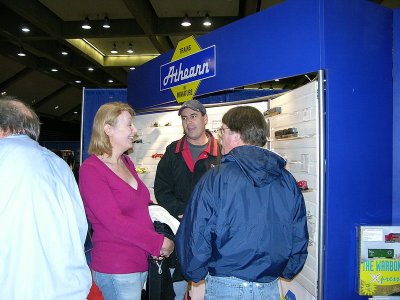 Elizabeth Allen, Rob Sarberenyi & Clyde King talk shop at the Athearn booth