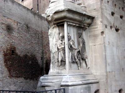 More detail on the Arch of Septimius Severus.jpg