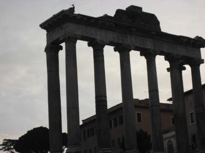Silhouette of the Temple of Saturn.jpg