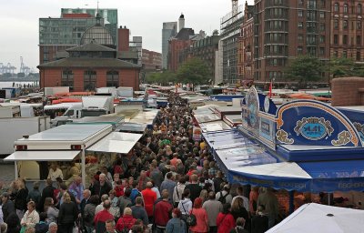 Sunday morning fish market