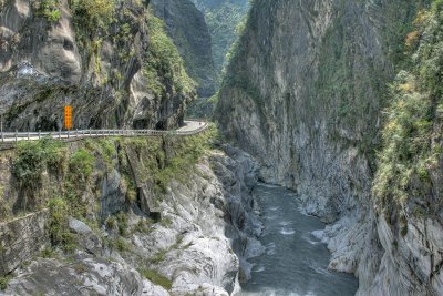 Jiuqudong (Tunnel of Nine Turns) 