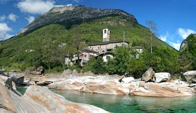 Church in Lavertezzo  (Ticino)