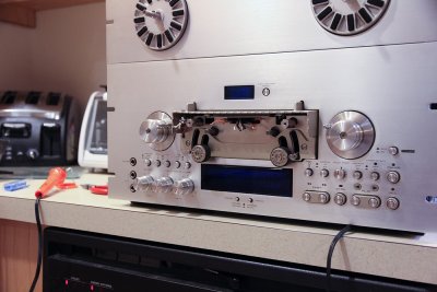 Pioneer RT-909 gutted.jpg