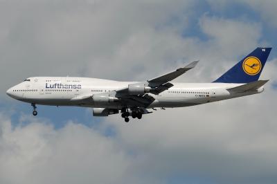 Lufthansa B747