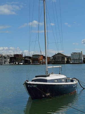 Sailboat in Waldo Cove