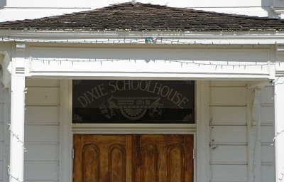 Front of Dixie Schoolhouse