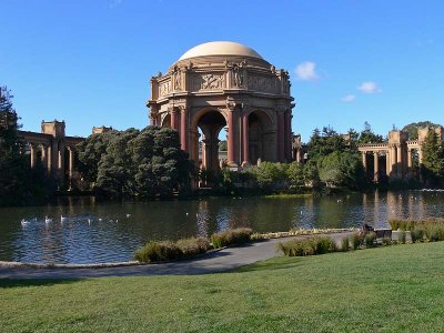 Palace of Fine Arts and Pond