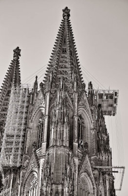Scaffolds hanging from the northern tower of Cologne Cathedral