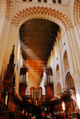nave from choir, but very successfully reveresed in modern ordering
