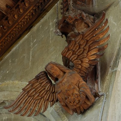 angel in south aisle
