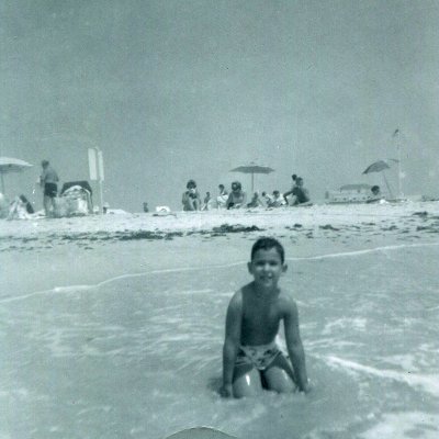 Barry at Jones Beach 1963.jpg
