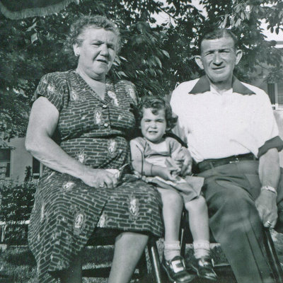 Grandma Rose  Karen and Grandpa Isadore.jpg