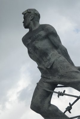 Tatar Hero Statue 035.jpg