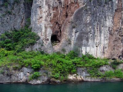 Rock formations on the Yangtze