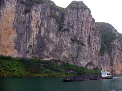 Rock formations on the Yangtze