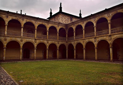 Interior de la Universidad de Oate P6170457.jpg