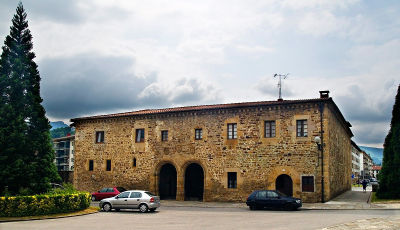 Edificio del sacristan de Bidaurreta P6170474.jpg