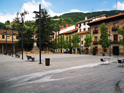 Plaza Iparraguirre P7230978.jpg