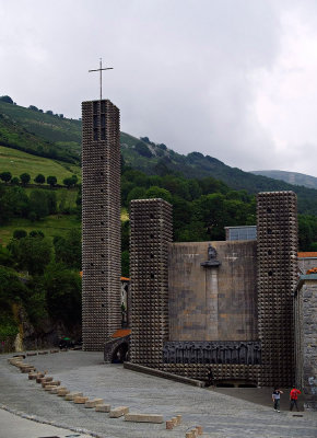 Santuario de Aranzazu P6170469.jpg
