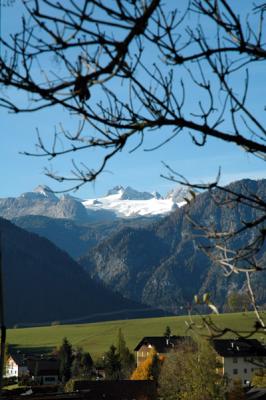 im-Hintergrund---Dachstein.jpg