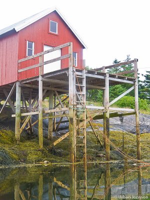 Här måste man anpassa sig till tidvattnet, som mest skiljer det 2,5 meter...