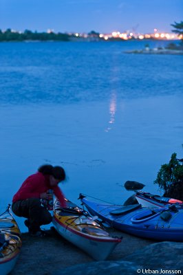 Karlskrona lyste p andra sidan fjrden