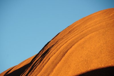 smooth curvature of Ayers Rock DSC_4766.JPG