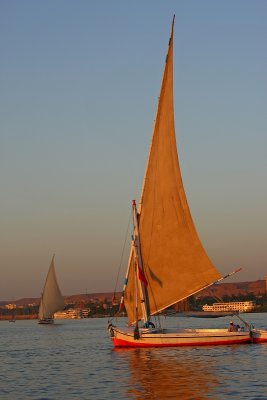 Feluca on Nile River at sunset ޺ϵķ