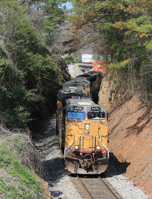 UP power leads NS 226 at Lovick Al 