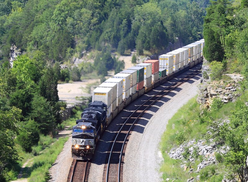 NS 223 at Garlands bend, just South of Tateville 