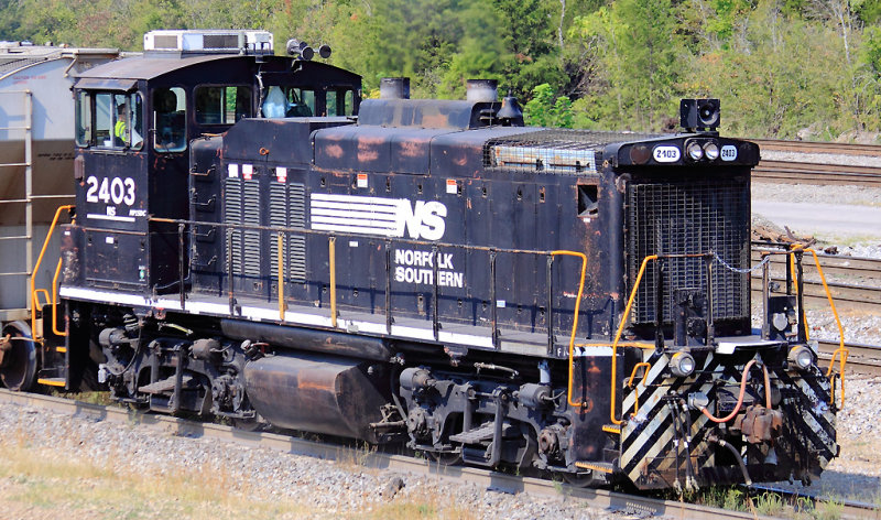 NS 2403 at Debutts Yard 