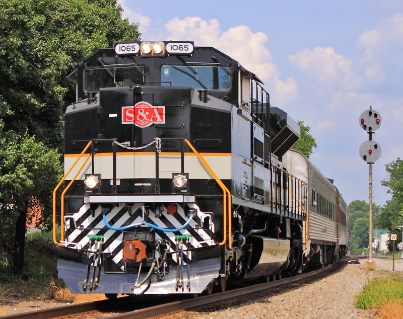 Heritage colors and signals at Abington Va 