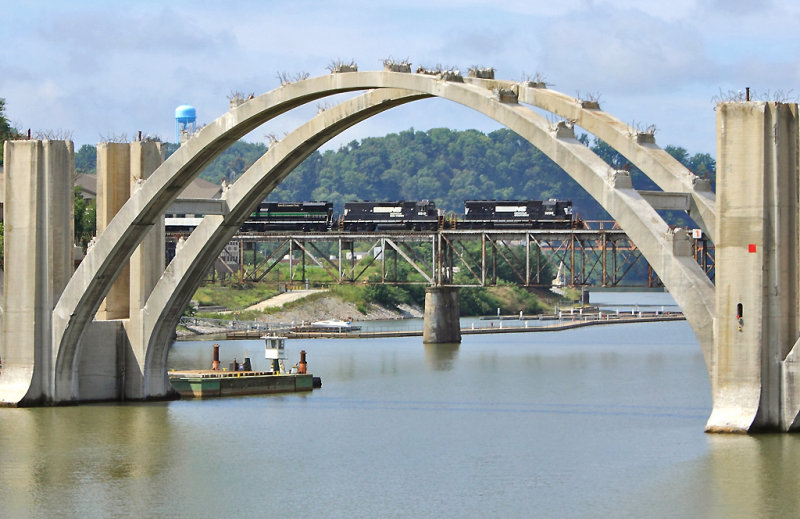 EMDs framed over the TN River 