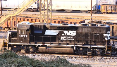 NS 3077 working the hump at Roanoke 