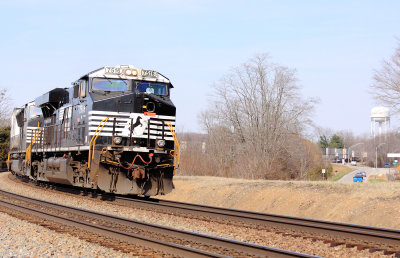 NS 229, the queen of the fleet, leans into a curve at Science Hill 