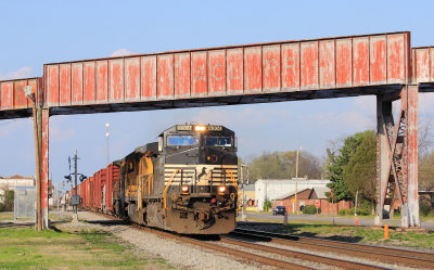 NS 385 passes under the former ACL bridge at Bessemer 