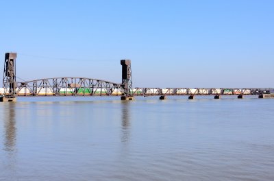 NS 202 crosses the TN River drawbridge 