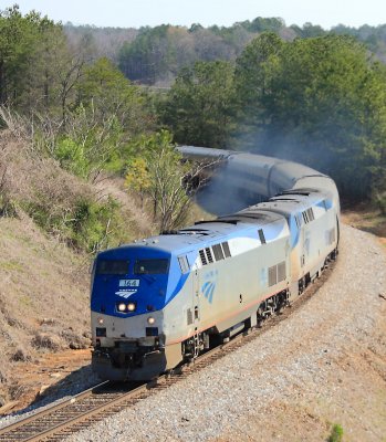 Amtrak 19 rolls around the curve at Lovick AL 