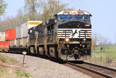 A GEVO splattered with paint leads 223, ready to head in at West Talmage 