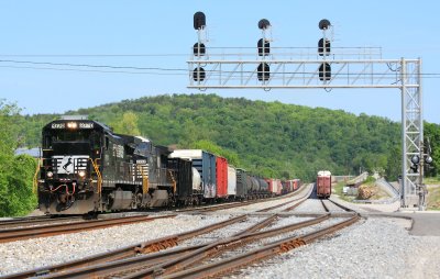 A short 197 rolls South on #2 track at the new CP named General which used to be Cp Tateville 