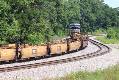 NS 7560, the DP motor on NS 22A, is already in dynamic as the train starts down the west side of Waddy Hill 
