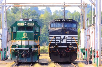 Southern 4610 sits next to an ugly old GE at the Danville fuel rack 